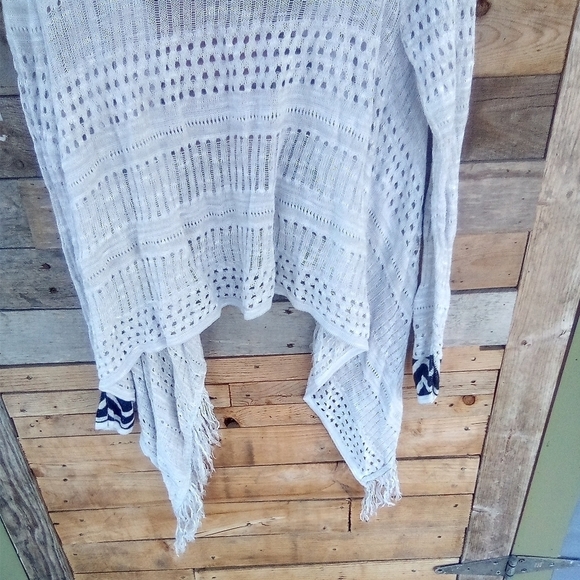 Women's Vanity Fringed Open Cardigan Size Medium M Shrug Kimono Shawl Sweater - Picture 5 of 5